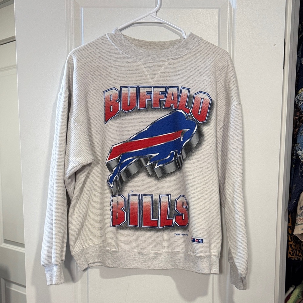 Pro Player Buffalo Bills Light Gray Crewneck Sweater